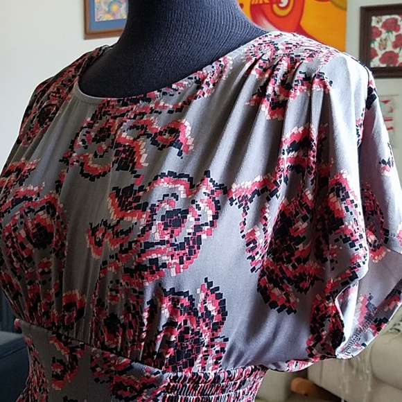 Flower pleated dress - Picture 7 of 7